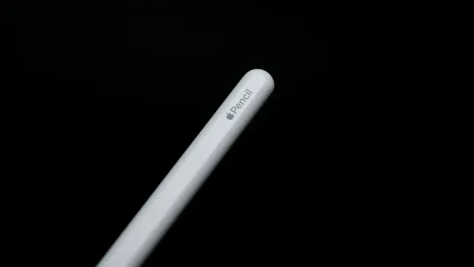 苹果 Pencil 能在 iPhone 上充电吗？官方答案揭秘