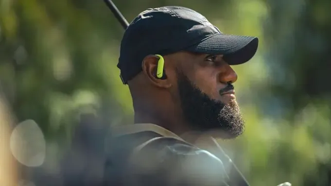 Beats 联手 Nike 推出特别版 Powerbeats Pro 2