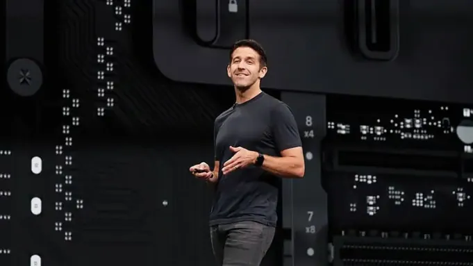 苹果正在悄然培养约翰·特努斯接任下一任CEO