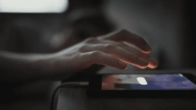 苹果联合创始人沃兹尼亚克警告：订阅时代，“你已经被拥有了”