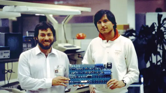 苹果联合创始人谈AI：“目前还没有迹象”它能在短期内取代人类