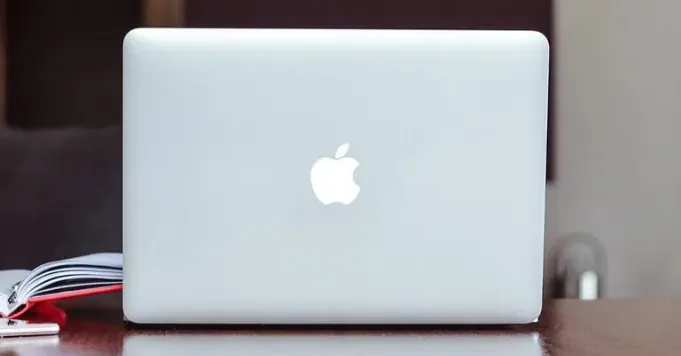 2026年MacBook刘海App对比：NotchNook和Alcove，到底哪个值得用？